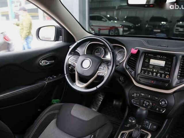Джип Чероки, объемом двигателя 2.4 л и пробегом 144 тыс. км за 12900 $, фото 10 на Automoto.ua