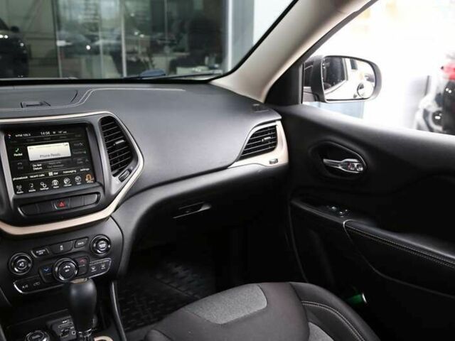 Джип Чероки, объемом двигателя 2.4 л и пробегом 144 тыс. км за 12900 $, фото 12 на Automoto.ua