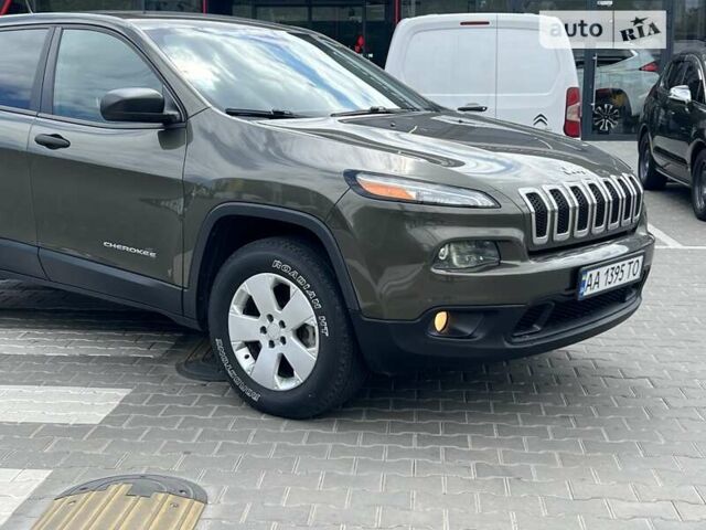 Джип Cherokee, об'ємом двигуна 2.36 л та пробігом 176 тис. км за 10500 $, фото 4 на Automoto.ua