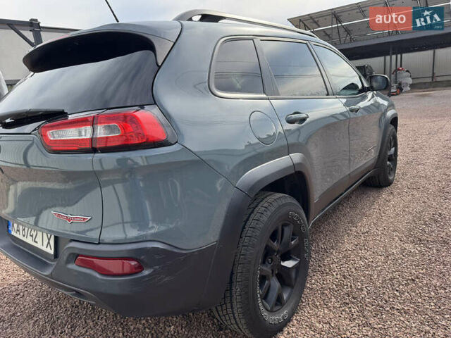 Джип Cherokee, об'ємом двигуна 3.24 л та пробігом 187 тис. км за 14999 $, фото 4 на Automoto.ua