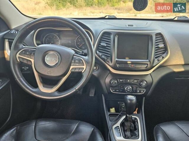 Джип Чероки, объемом двигателя 2.36 л и пробегом 140 тыс. км за 13500 $, фото 13 на Automoto.ua