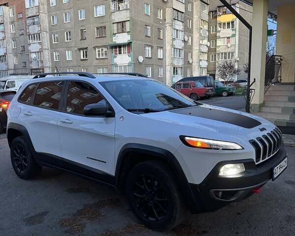 Джип Чероки, объемом двигателя 3.24 л и пробегом 130 тыс. км за 15500 $, фото 3 на Automoto.ua