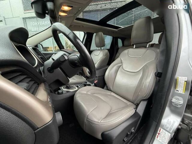 Джип Чероки 2014 в Киеве на Automoto.ua Джип Чероки, объемом двигателя 3.2 л и пробегом 157 тыс. км за 13300 $, фото 15 на Automoto.ua