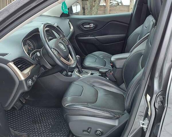 Джип Чероки, объемом двигателя 1.96 л и пробегом 198 тыс. км за 16999 $, фото 6 на Automoto.ua