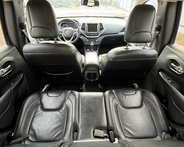 Джип Cherokee, об'ємом двигуна 3.24 л та пробігом 187 тис. км за 14999 $, фото 6 на Automoto.ua