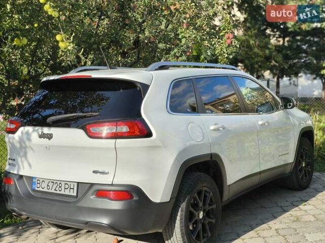 Джип Чероки, объемом двигателя 2.36 л и пробегом 160 тыс. км за 12300 $, фото 2 на Automoto.ua