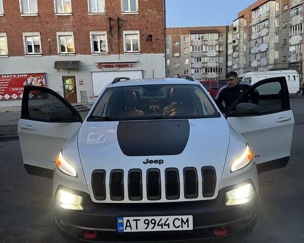 Джип Чероки, объемом двигателя 3.24 л и пробегом 130 тыс. км за 15500 $, фото 29 на Automoto.ua