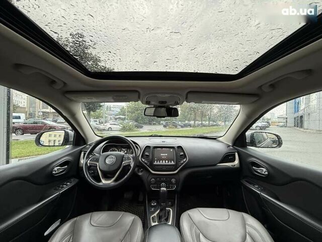 Джип Cherokee, об'ємом двигуна 3.2 л та пробігом 157 тис. км за 13900 $, фото 8 на Automoto.ua