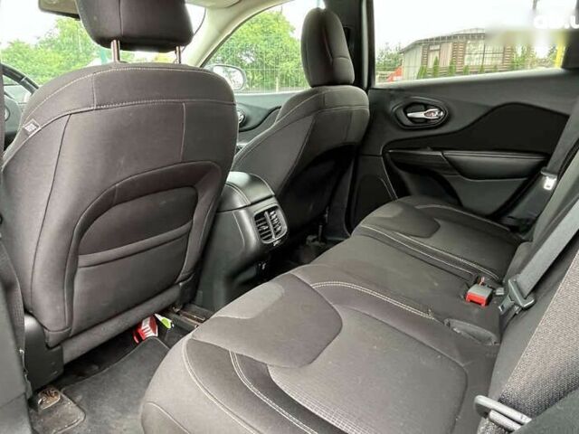 Джип Чероки, объемом двигателя 2.4 л и пробегом 165 тыс. км за 13500 $, фото 16 на Automoto.ua