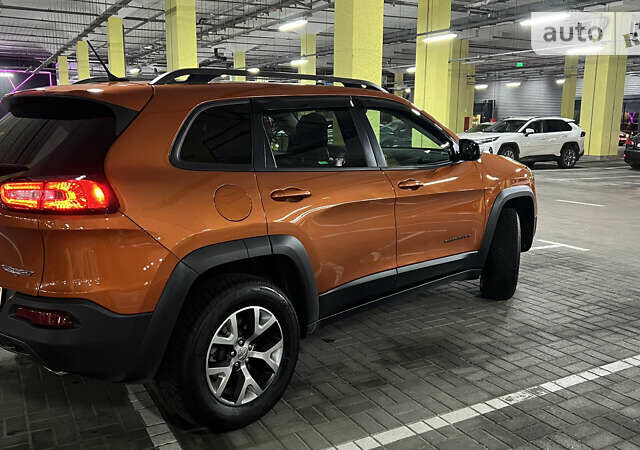 Джип Cherokee, об'ємом двигуна 3.2 л та пробігом 173 тис. км за 15800 $, фото 10 на Automoto.ua