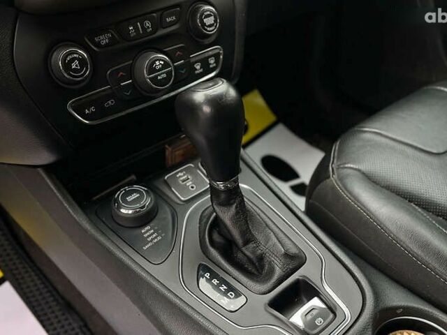 Джип Чероки, объемом двигателя 0 л и пробегом 243 тыс. км за 13500 $, фото 13 на Automoto.ua