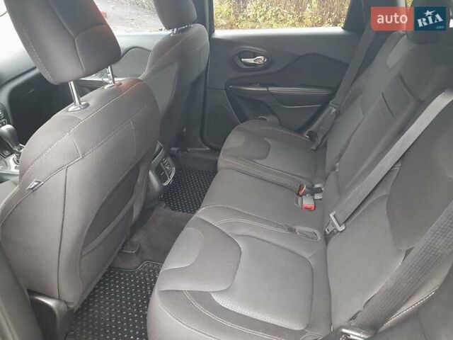 Джип Чероки, объемом двигателя 2.36 л и пробегом 190 тыс. км за 11300 $, фото 15 на Automoto.ua