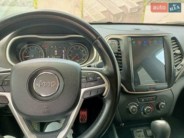 Джип Чероки, объемом двигателя 2.36 л и пробегом 80 тыс. км за 13900 $, фото 11 на Automoto.ua