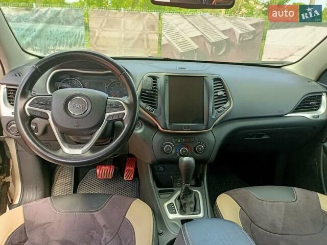 Джип Чероки, объемом двигателя 2.36 л и пробегом 80 тыс. км за 13900 $, фото 12 на Automoto.ua