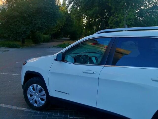 Джип Cherokee, об'ємом двигуна 2.4 л та пробігом 202 тис. км за 12200 $, фото 11 на Automoto.ua