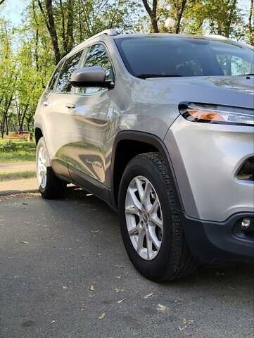 Джип Cherokee, об'ємом двигуна 2.36 л та пробігом 108 тис. км за 16100 $, фото 23 на Automoto.ua