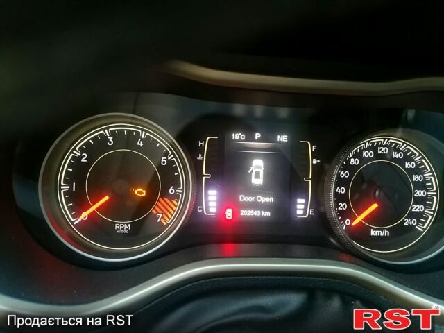 Джип Чероки, объемом двигателя 2.4 л и пробегом 202 тыс. км за 12000 $, фото 5 на Automoto.ua