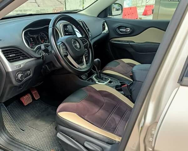 Джип Чероки, объемом двигателя 2.36 л и пробегом 80 тыс. км за 13900 $, фото 14 на Automoto.ua