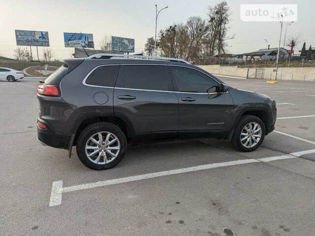 Джип Cherokee, об'ємом двигуна 3.24 л та пробігом 130 тис. км за 16000 $, фото 15 на Automoto.ua