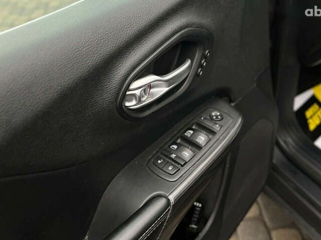 Джип Чероки, объемом двигателя 0 л и пробегом 243 тыс. км за 13500 $, фото 19 на Automoto.ua