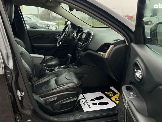 Джип Чероки, объемом двигателя 0 л и пробегом 243 тыс. км за 13500 $, фото 15 на Automoto.ua