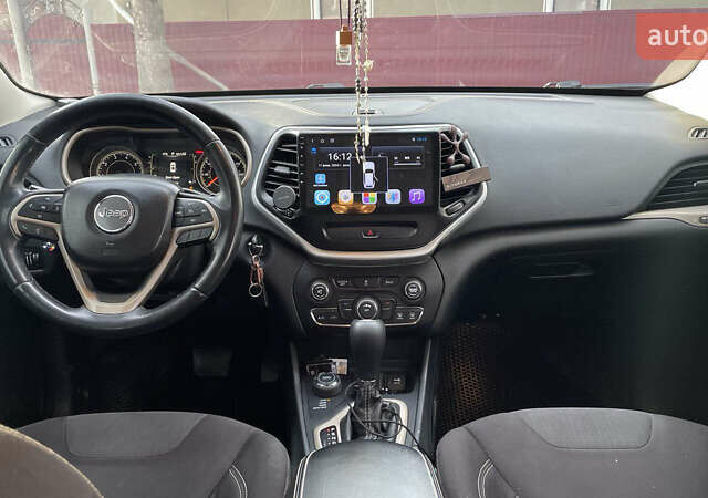 Джип Cherokee, об'ємом двигуна 2.36 л та пробігом 204 тис. км за 12799 $, фото 10 на Automoto.ua