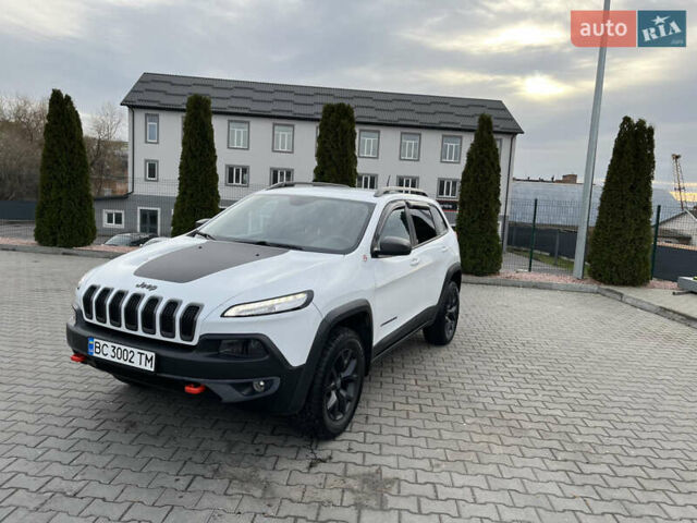 Джип Чероки, объемом двигателя 2.4 л и пробегом 160 тыс. км за 13500 $, фото 4 на Automoto.ua