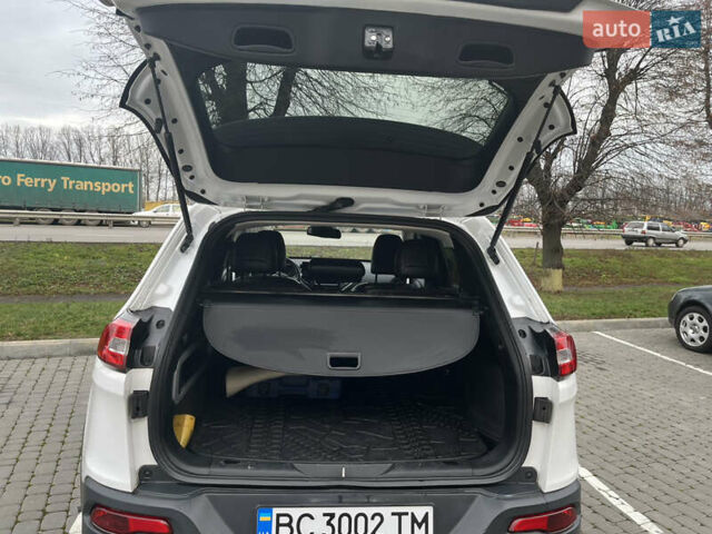 Джип Чероки, объемом двигателя 2.4 л и пробегом 160 тыс. км за 13500 $, фото 26 на Automoto.ua