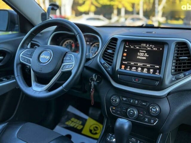 Джип Cherokee, об'ємом двигуна 3.2 л та пробігом 113 тис. км за 16350 $, фото 11 на Automoto.ua