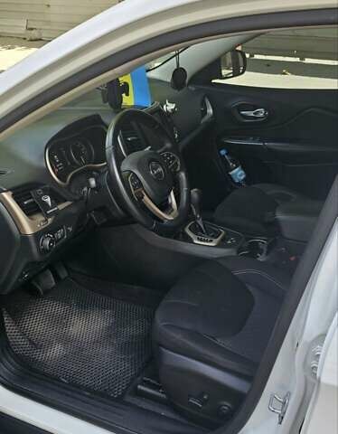 Джип Cherokee, об'ємом двигуна 3.24 л та пробігом 120 тис. км за 15700 $, фото 14 на Automoto.ua