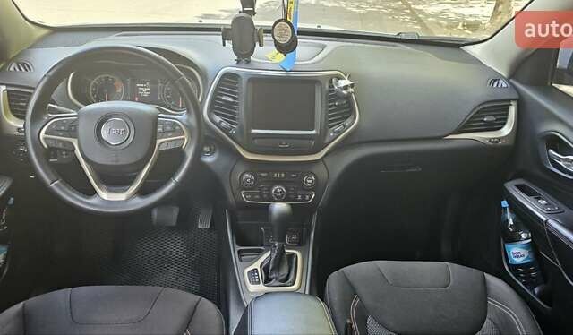 Джип Cherokee, об'ємом двигуна 3.24 л та пробігом 120 тис. км за 15700 $, фото 11 на Automoto.ua