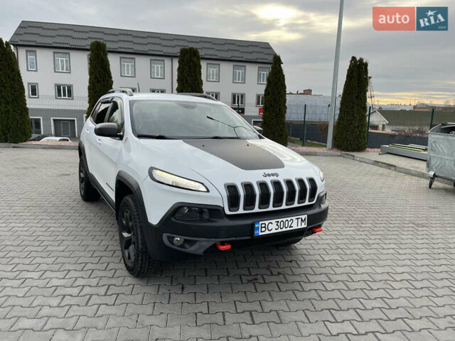 Джип Чероки, объемом двигателя 2.4 л и пробегом 160 тыс. км за 13500 $, фото 1 на Automoto.ua