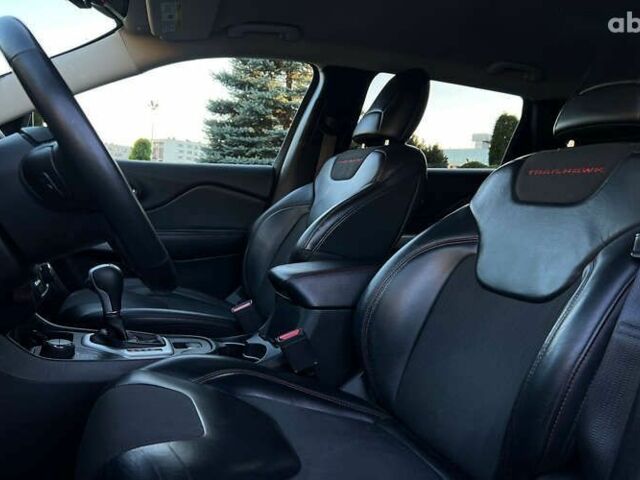 Джип Cherokee, об'ємом двигуна 3.2 л та пробігом 113 тис. км за 16350 $, фото 17 на Automoto.ua