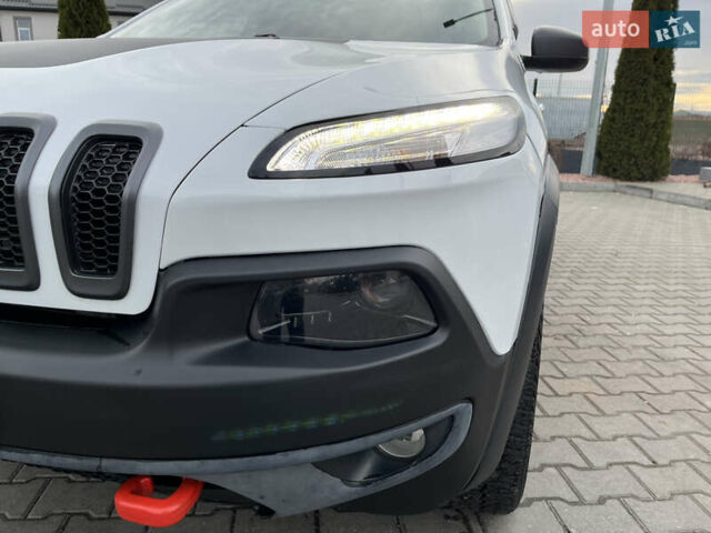 Джип Чероки, объемом двигателя 2.4 л и пробегом 160 тыс. км за 13500 $, фото 15 на Automoto.ua