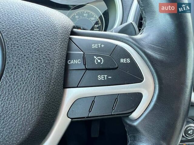 Джип Чероки, объемом двигателя 2.4 л и пробегом 180 тыс. км за 12500 $, фото 14 на Automoto.ua