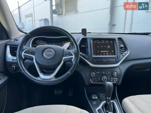 Джип Чероки, объемом двигателя 2.4 л и пробегом 180 тыс. км за 12500 $, фото 25 на Automoto.ua