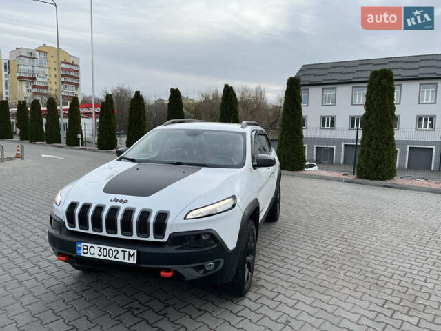 Джип Чероки, объемом двигателя 2.4 л и пробегом 160 тыс. км за 13500 $, фото 2 на Automoto.ua