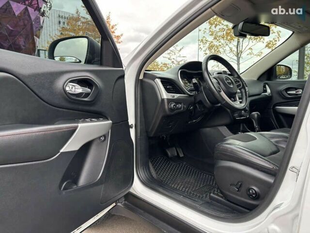 Джип Чероки, объемом двигателя 0 л и пробегом 106 тыс. км за 17000 $, фото 16 на Automoto.ua