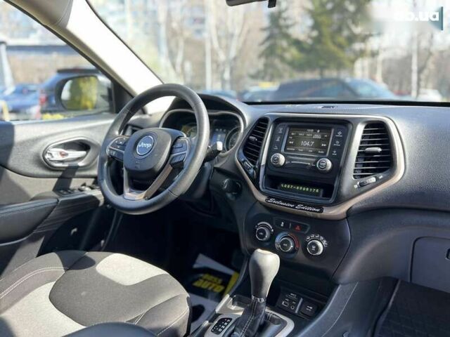Джип Cherokee, об'ємом двигуна 0 л та пробігом 155 тис. км за 14200 $, фото 9 на Automoto.ua