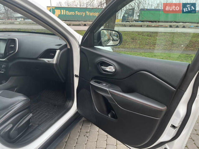 Джип Чероки, объемом двигателя 2.4 л и пробегом 160 тыс. км за 13500 $, фото 23 на Automoto.ua