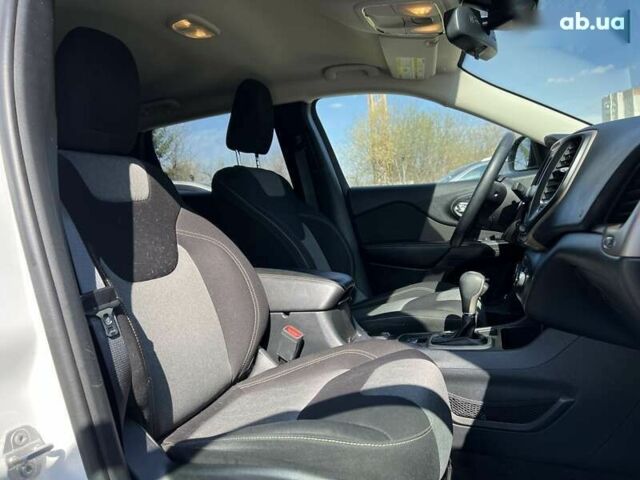 Джип Cherokee, об'ємом двигуна 0 л та пробігом 155 тис. км за 14200 $, фото 8 на Automoto.ua
