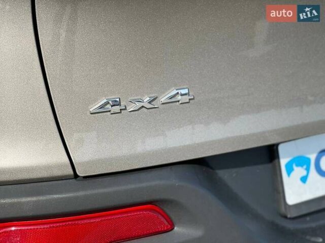 Джип Чероки, объемом двигателя 2.4 л и пробегом 180 тыс. км за 12500 $, фото 3 на Automoto.ua