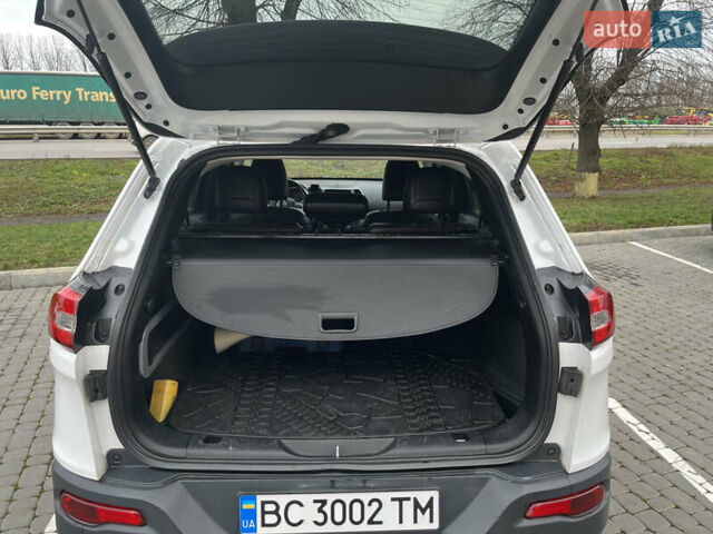 Джип Чероки, объемом двигателя 2.4 л и пробегом 160 тыс. км за 13500 $, фото 27 на Automoto.ua