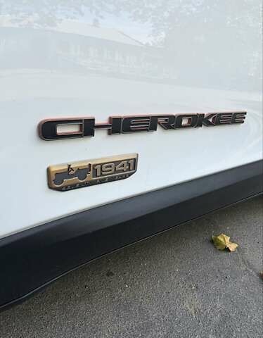 Джип Cherokee, об'ємом двигуна 3.24 л та пробігом 120 тис. км за 15700 $, фото 9 на Automoto.ua