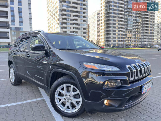 Джип Cherokee, об'ємом двигуна 2.36 л та пробігом 120 тис. км за 14000 $, фото 1 на Automoto.ua