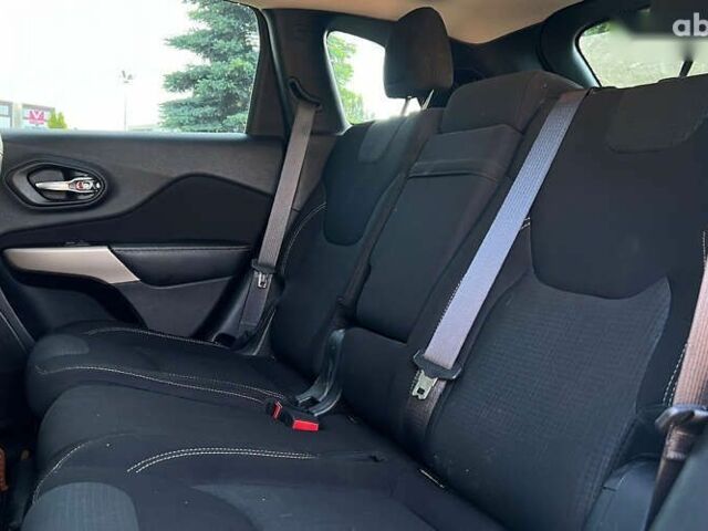 Джип Чероки, объемом двигателя 0 л и пробегом 160 тыс. км за 15600 $, фото 10 на Automoto.ua