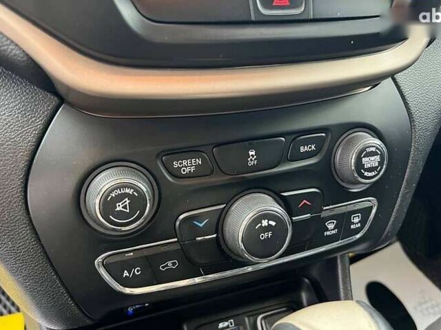 Джип Cherokee, об'ємом двигуна 0 л та пробігом 183 тис. км за 13000 $, фото 14 на Automoto.ua