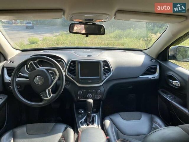 Джип Чероки, объемом двигателя 2.36 л и пробегом 196 тыс. км за 16500 $, фото 3 на Automoto.ua