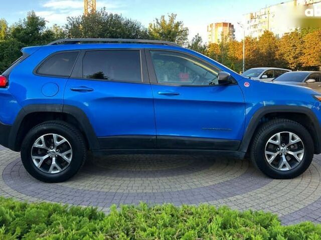 Джип Cherokee, об'ємом двигуна 3.2 л та пробігом 113 тис. км за 16350 $, фото 7 на Automoto.ua