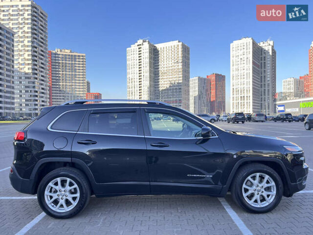 Джип Cherokee, об'ємом двигуна 2.36 л та пробігом 120 тис. км за 14000 $, фото 5 на Automoto.ua